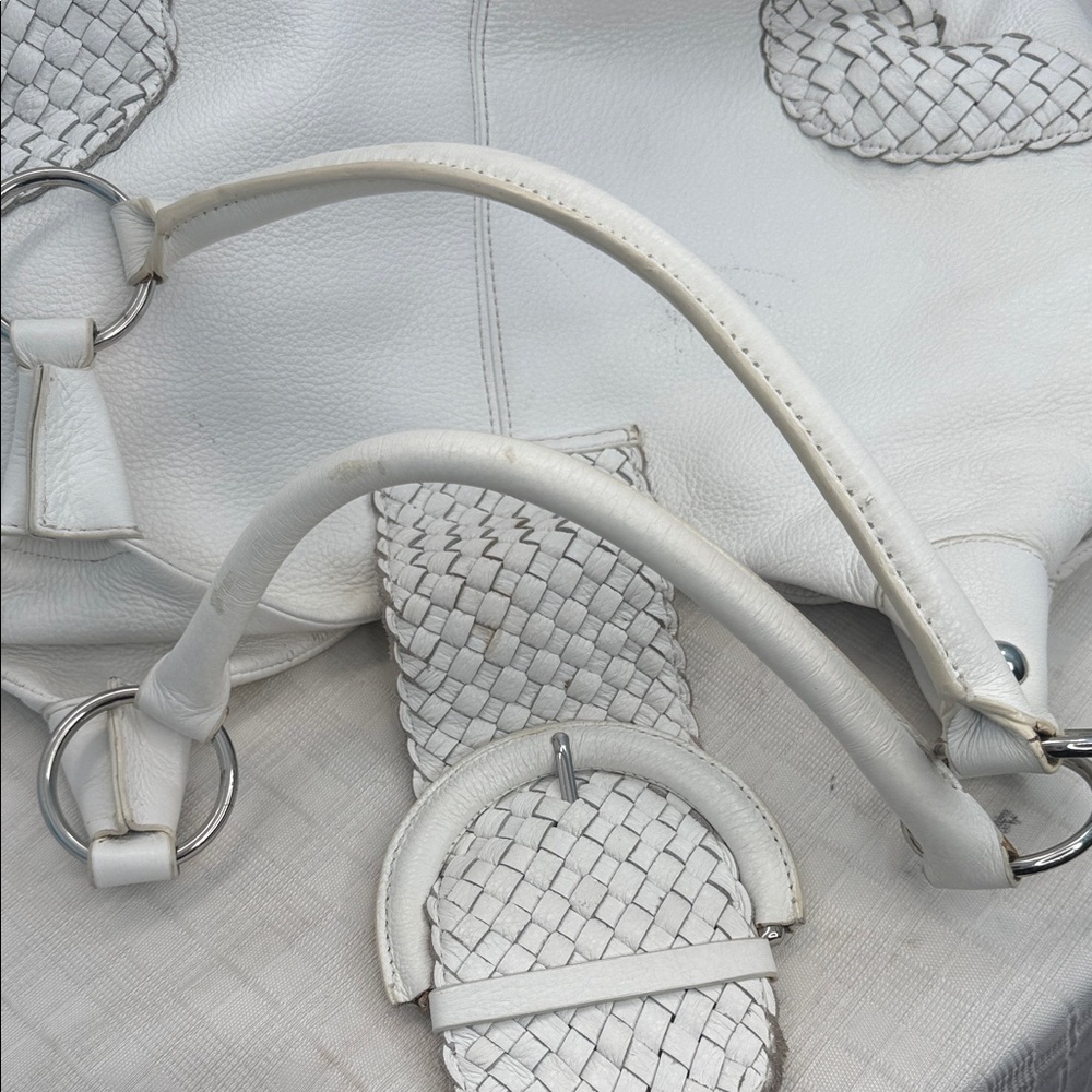 Harold’s Elegant White smooth and woven Leather Handbag - Picture 11 of 11